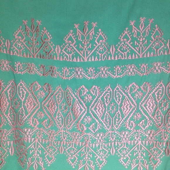 Harper Mini Embroidered Skirt Size Large - Picture 2 of 8